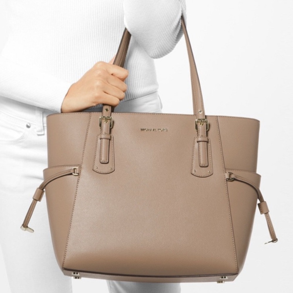 Michael Kors Voyager Tote Bag